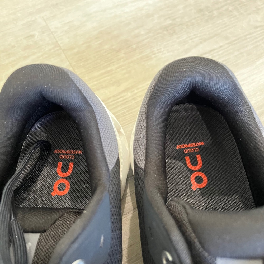 On Running Cloudflyer 4 Black White Running Shoes Mens 9 Sneakers Active Workout - Picture 10 of 13